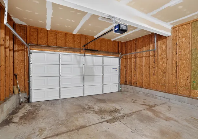 Photo 19 of Single family home for sale at 2724 Raphael Dr, Columbus, OH 43232 | MLS# 226023400 | Listing updated on 2026-08-13