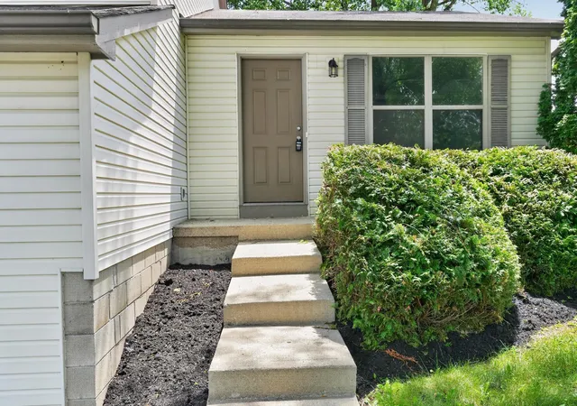 Photo 2 of Single family home for sale at 2836 Beal Dr, Columbus, OH 43232 | MLS# 226023404 | Listing updated on 2026-08-22