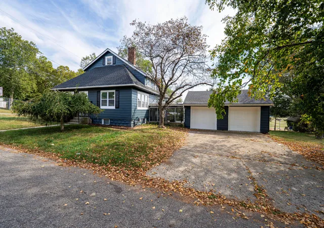 1st image of 100 Wilson Ave, Lancaster, OH 43130 | MLS# 226022850