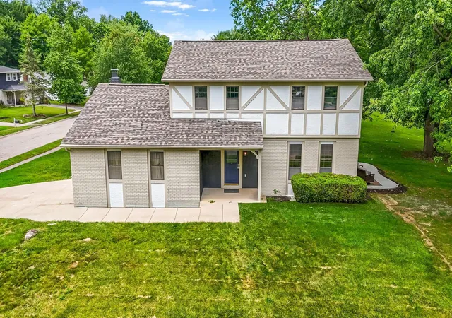 Homes for sale in Worthington, OH | 7010 Rockwoods Pl, Worthington, OH 43085 | MLS# 226025130