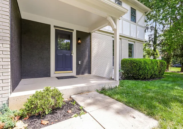 Homes for sale in Worthington, OH | 7010 Rockwoods Pl, Worthington, OH 43085 | MLS# 226025130
