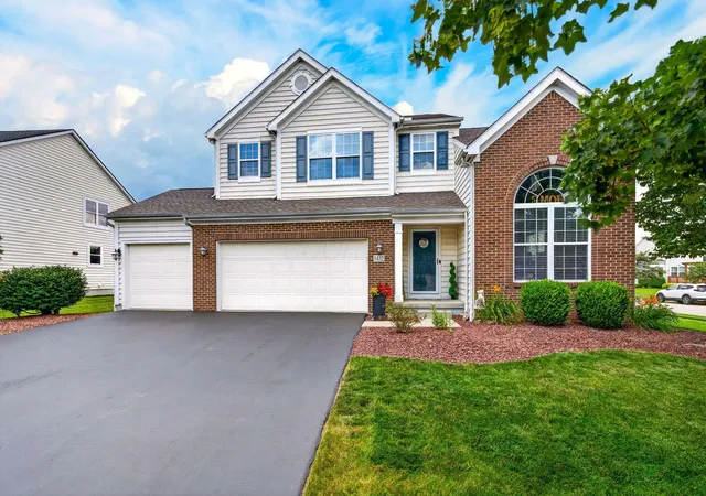 Photo 3 of Single family home for sale at 1432 Fergus Rd, Grove City, OH 43123 | MLS# 226023845 | Listing updated on 2026-09-07