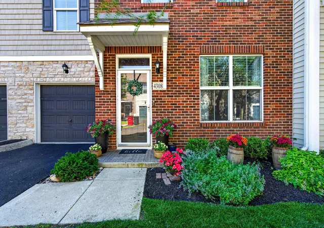 1st image of 4308 Sunninghill Dr #25, Grove City, OH 43123 | MLS# 226023752