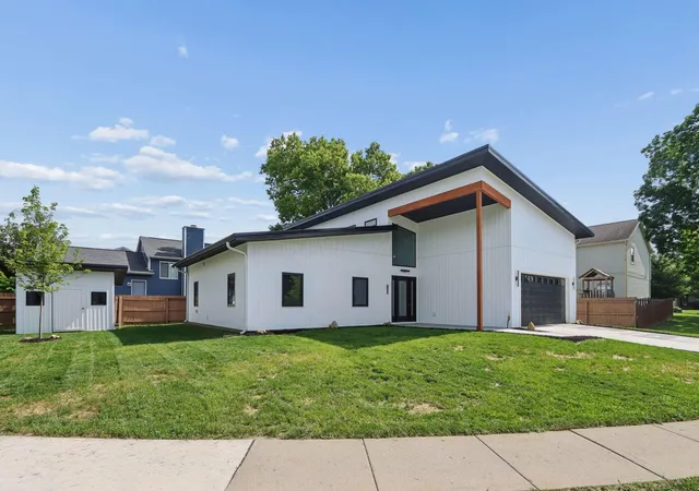 3rd image of 1106 Beaujolais Pl, Galloway, OH 43119 | MLS# 226022867