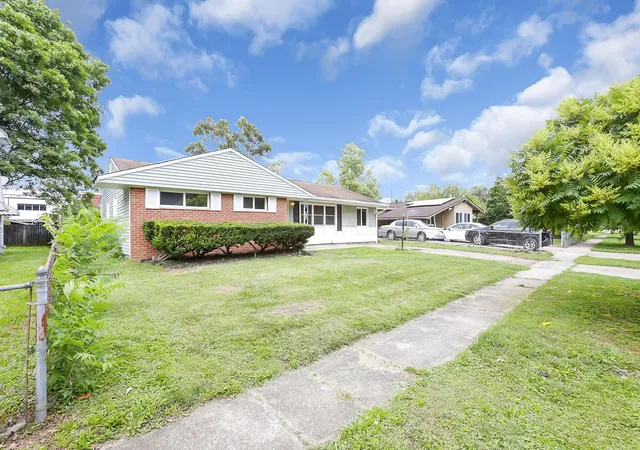 Homes for sale in Columbus, OH | 4956 Betsy Dr, Columbus, OH 43227 | MLS# 226023527