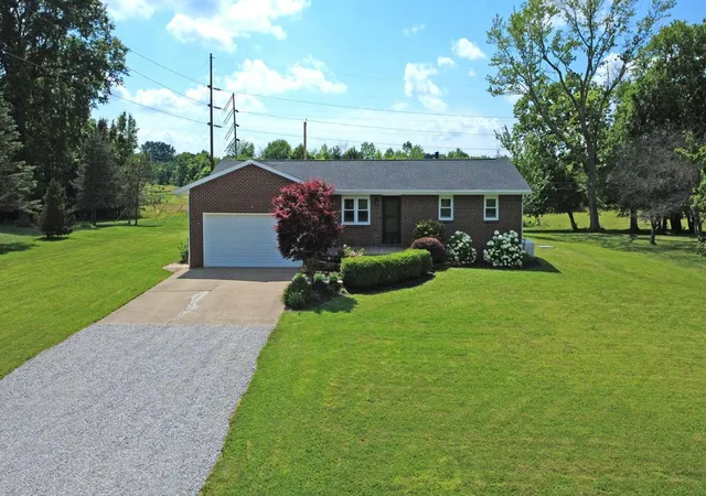 Homes for sale in Granville, OH | 562 Knoll Dr, Granville, OH 43023 | MLS# 226024629