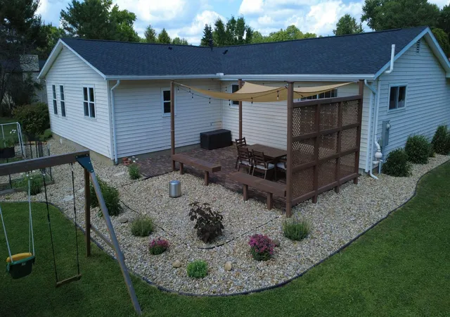 Homes for sale in Granville, OH | 562 Knoll Dr, Granville, OH 43023 | MLS# 226024629