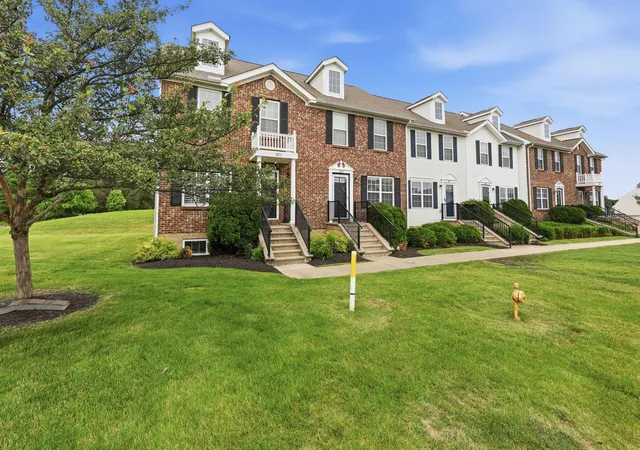 Homes for sale in Columbus, OH | 1075 Shady Lake Dr, Columbus, OH 43228 | MLS# 226023121