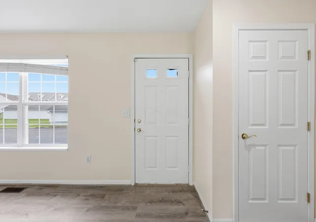 Homes for sale in Columbus, OH | 1075 Shady Lake Dr, Columbus, OH 43228 | MLS# 226023121