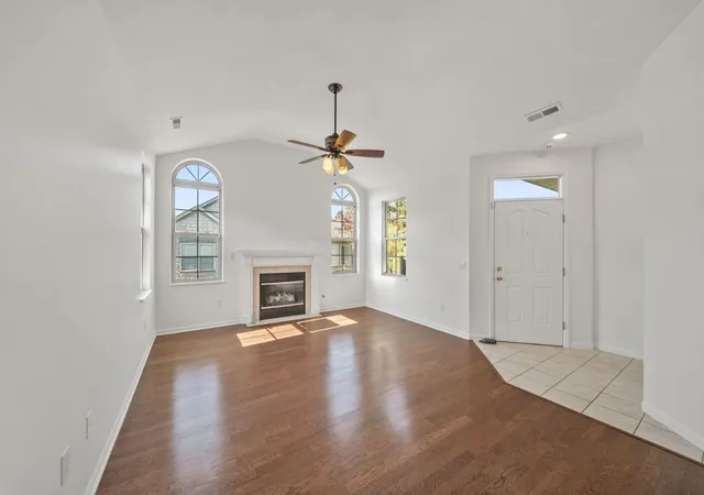 Listing Photo 5 - Condo for sale in building located at 122 Stonegate Dr, Pataskala, OH 43062