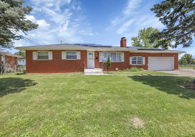 1st image of 1546 Sandalwood Pl, Columbus, OH 43229 | MLS# 226022937
