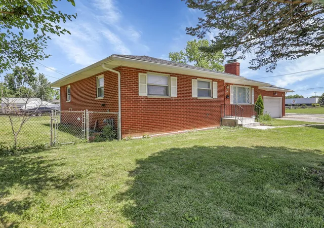2nd image of 1546 Sandalwood Pl, Columbus, OH 43229 | MLS# 226022937