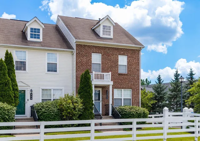 Homes for sale in Columbus, OH | 952 Hartford Village Blvd, Columbus, OH 43228 | MLS# 226023629