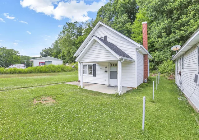 Homes for sale in Logan, OH | 1392 4Th St, Logan, OH 43138 | MLS# 226025411