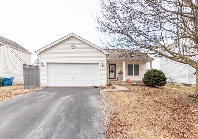 Homes for sale in Marysville, OH | 1184 Valley Dr, Marysville, OH 43040 | MLS# 226022954