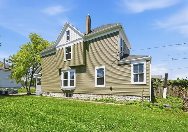 Homes for sale in Dayton, OH | 76 Vincent St, Dayton, OH 45405 | MLS# 226022951