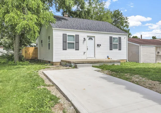 Homes for sale in Columbus, OH | 2516 Hiawatha St, Columbus, OH 43211 | MLS# 226022958