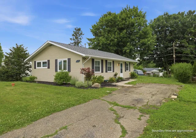 Photo 1 of Single family home for sale at 118 Sherwood Dr, Mansfield, OH 44904 | MLS# 226023084 | Listing updated on 2026-10-05