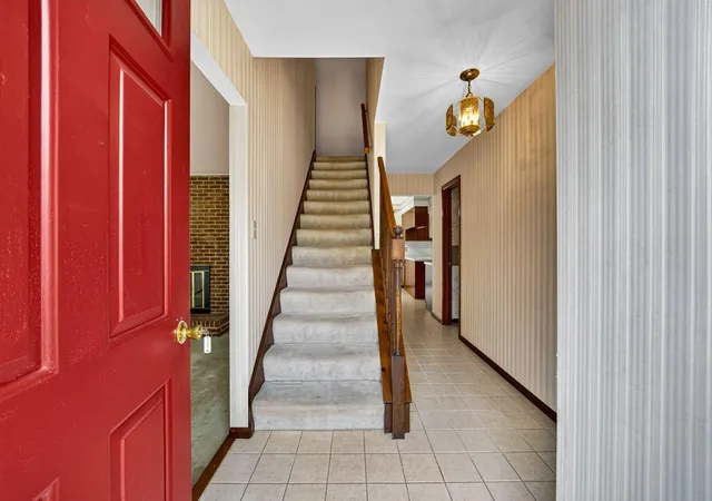 Photo 3 of Single family home for sale at 1275 Le Anne Marie Cir, Columbus, OH 43235 | MLS# 226023118 | Listing updated on 2026-09-25