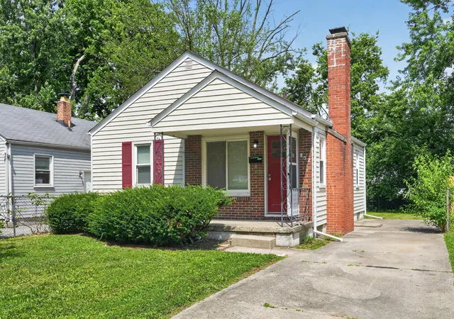Photo 2 of Sale Pending at 852 S Hampton Rd, Columbus, OH 43227 | MLS# 226023504 | Listing updated on 2026-09-02