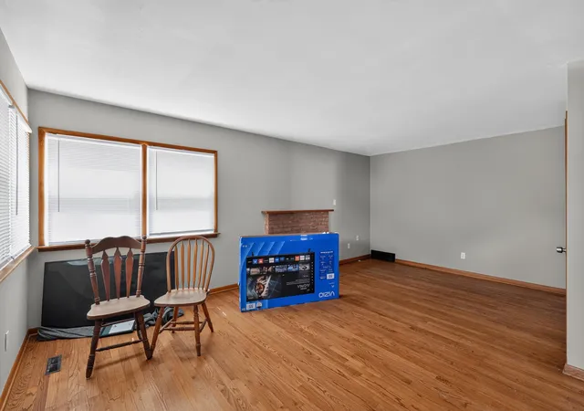 3rd image of 5216 Bagley Rd, Columbus, OH 43232 | MLS# 226023501