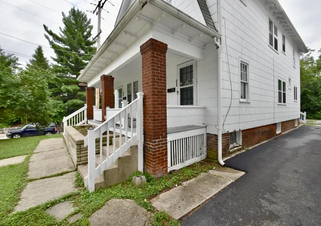 Listing Photo 4 - Condo for sale in building located at 181 Olentangy St, Columbus, OH 43202
