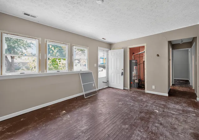 Photo 3 of Sale Pending at 3793 Walmar Dr, Columbus, OH 43224 | MLS# 226023497 | Listing updated on 2026-08-28