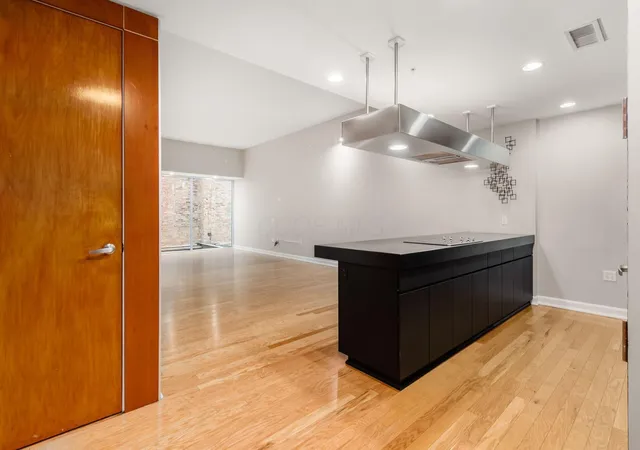 Photo 3 of Condo for sale at 106 N High St #506, Columbus, OH 43215 | MLS# 226023214 | Listing updated on 2026-08-27