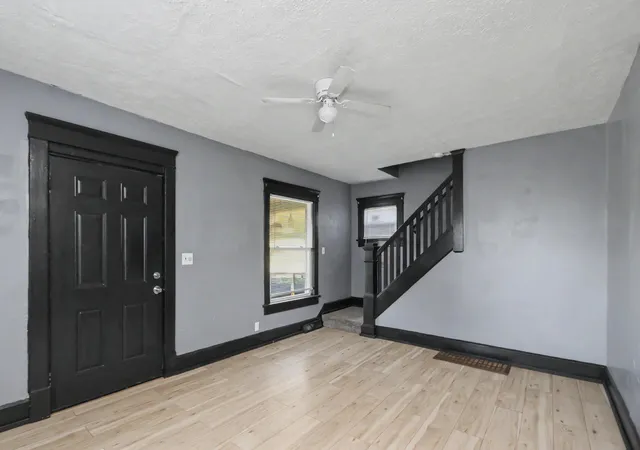 Photo 4 of Sale Pending at 121 125 Ford St, Mansfield, OH 44902 | MLS# 226023106 | Listing updated on 2026-08-24