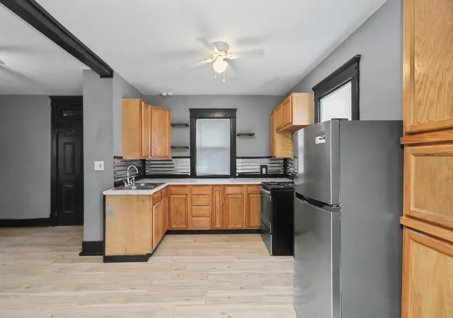 Photo 5 of Sale Pending at 121 125 Ford St, Mansfield, OH 44902 | MLS# 226023106 | Listing updated on 2026-08-24