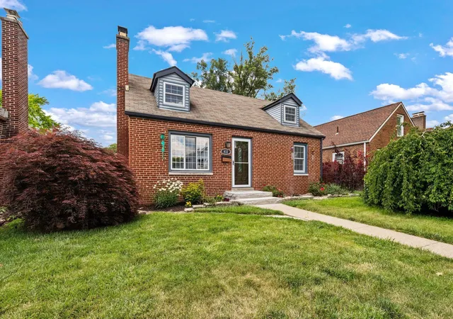 Photo 1 of Single family home for sale at 833 Copeland Rd, Columbus, OH 43212 | MLS# 226023462 | Listing updated on 2026-07-28