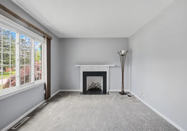 Photo 4 of Single family home for sale at 833 Copeland Rd, Columbus, OH 43212 | MLS# 226023462 | Listing updated on 2026-10-26