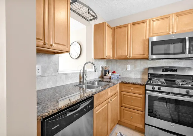 Homes for sale in Columbus, OH | 4078 Blendon Point Dr #61C, Columbus, OH 43230 | MLS# 226023157
