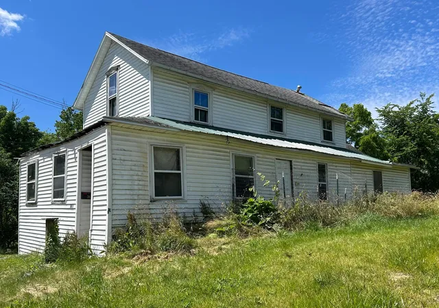 Photo 3 of Single family home for sale at 303 High St, Mansfield, OH 44903 | MLS# 226023112 | Listing updated on 2026-07-29