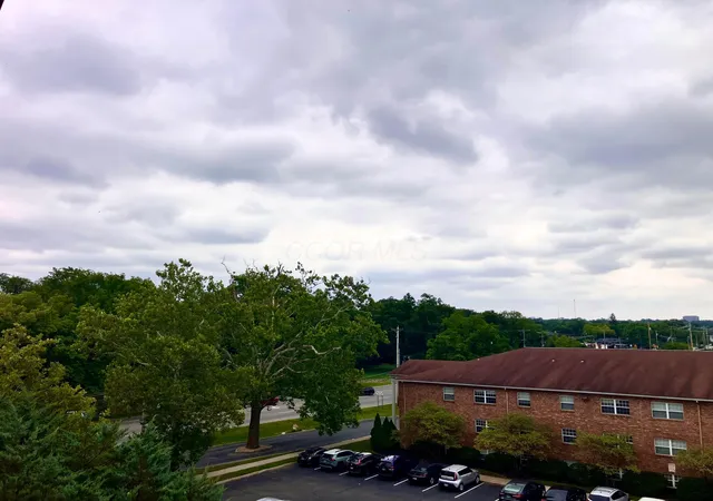 Listing Photo 2 - Condo for sale in building located at 2245 Riverside Dr, Upper Arlington, OH 43221 - Unit #403