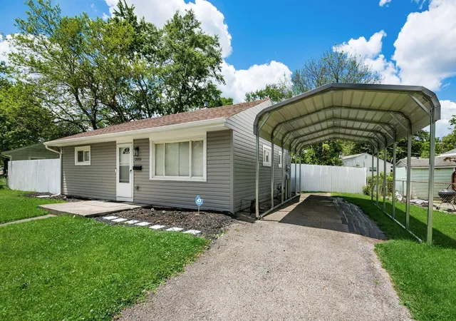 Photo 2 of Single family home for sale at 2153 Dawnlight Ave, Columbus, OH 43211 | MLS# 226023153 | Listing updated on 2026-07-29