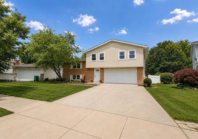 2nd image of 586 Presidential Wy, Delaware, OH 43015 | MLS# 226023146
