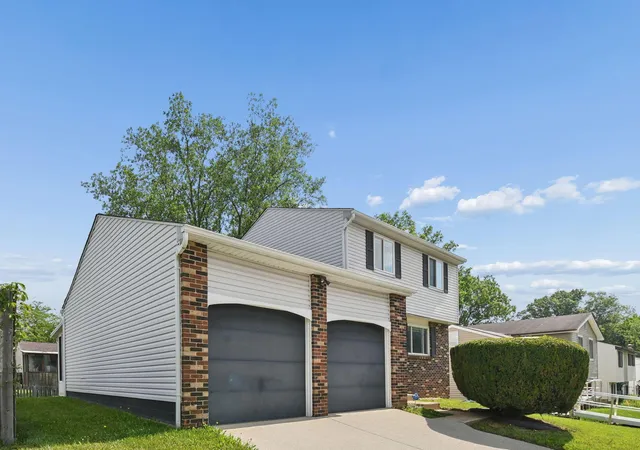 Photo 3 of Single family home for sale at 2570 Niantic Dr, Columbus, OH 43224 | MLS# 226024200 | Listing updated on 2026-07-28