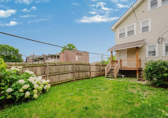 Listing Photo 2 - Condo for sale in building located at 1320 N 4th St, Columbus, OH 43201