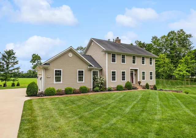 Homes for sale in Fredericktown, OH | 9596 Woodridge Cir, Fredericktown, OH 43019 | MLS# 226023167