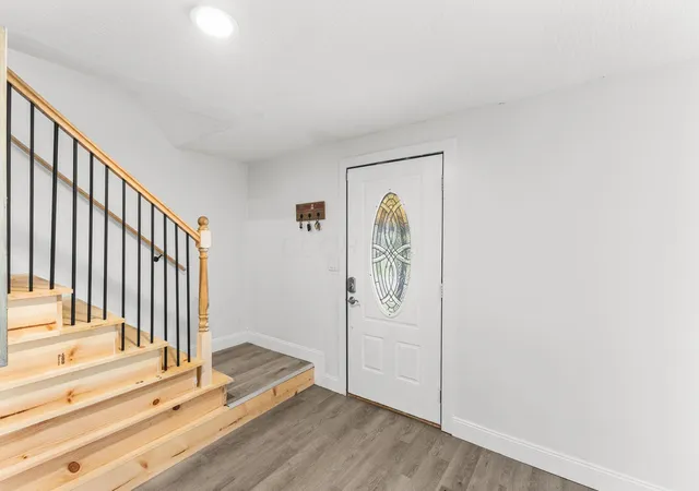 Photo 2 of Single family home for sale at 5044 Albany Dr, Columbus, OH 43232 | MLS# 226023170 | Listing updated on 2026-09-11