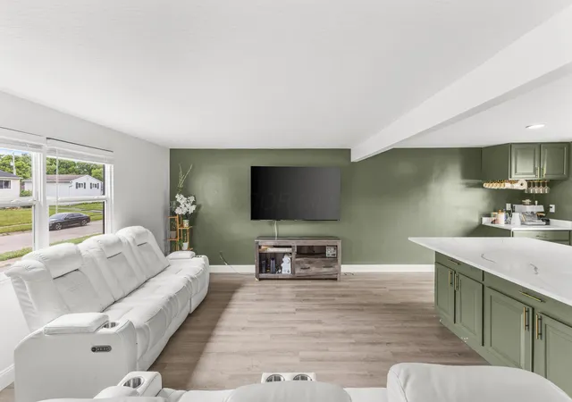 Photo 4 of Single family home for sale at 5044 Albany Dr, Columbus, OH 43232 | MLS# 226023170 | Listing updated on 2026-09-11
