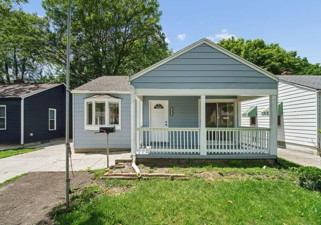 Photo 3 of Single family home for sale at 2651 Audubon Rd, Columbus, OH 43211 | MLS# 226023390 | Listing updated on 2026-09-20