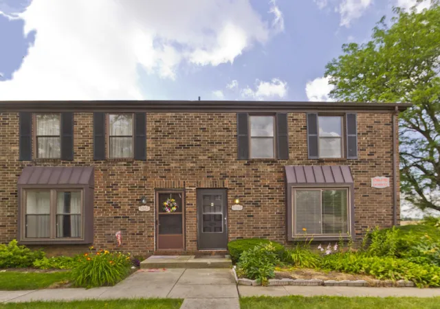 Condo for sale at 5760 Lucinda Ct, Columbus, OH 43232 | MLS# 226025389