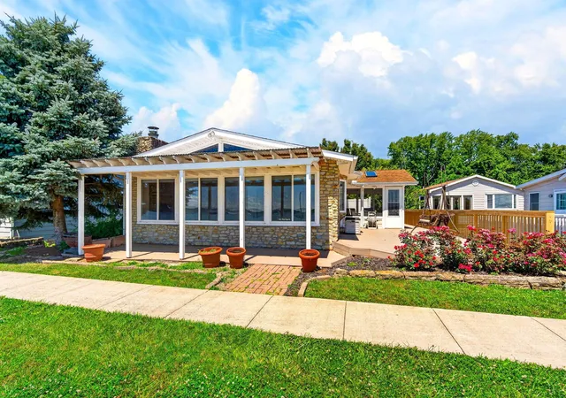 Photo 2 of Single family home for sale at 13482 W Bank Dr Ne, Millersport, OH 43046 | MLS# 226023416 | Listing updated on 2026-07-29