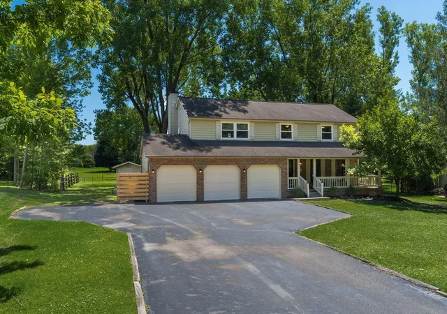 Homes for sale in Pataskala, OH | 185 Lookout Ln Sw, Pataskala, OH 43062 | MLS# 226023233