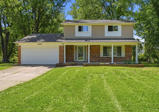Homes for sale in Columbus, OH | 2547 Mccutcheon Rd, Columbus, OH 43219 | MLS# 226023549