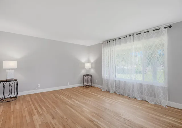 Homes for sale in Columbus, OH | 2547 Mccutcheon Rd, Columbus, OH 43219 | MLS# 226023549