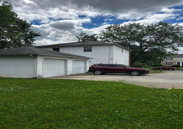 Photo 2 of Multi family home for sale at 2060 Bairsford Dr, Columbus, OH 43232 | MLS# 226023319 | Listing updated on 2026-09-18