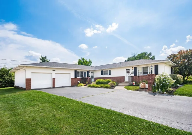 Homes for sale in Columbus, OH | 1427 1429 Bradshire Dr, Columbus, OH 43220 | MLS# 226025240